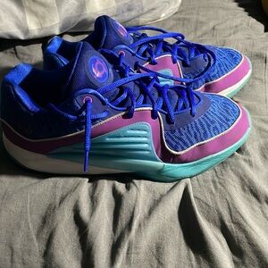 used a few times, still in great condition, just don’t play anymore. have box